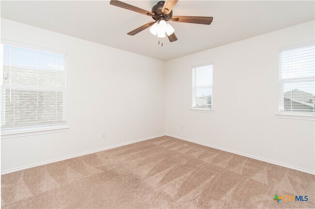 Building Photo - 661 Bailey Park Dr