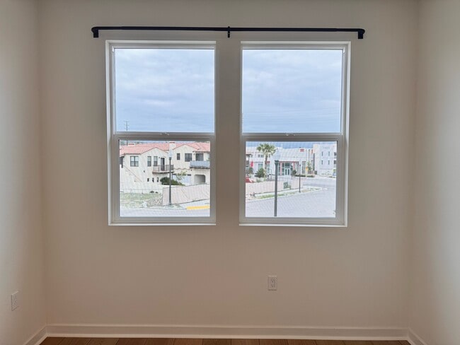 Building Photo - 303 Capistrano Dr