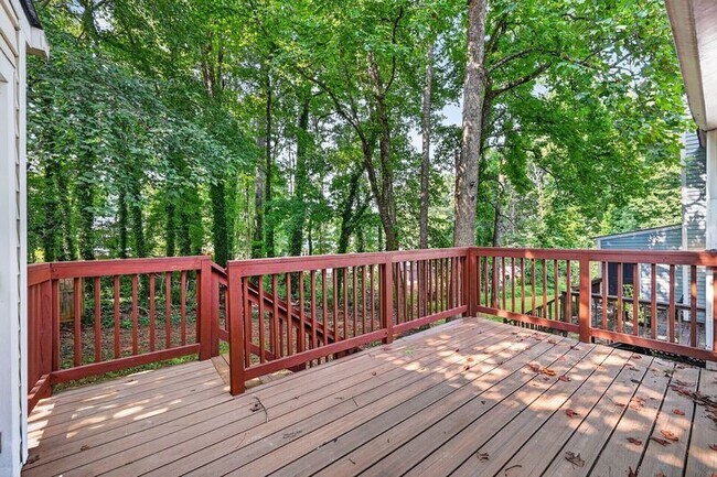 Building Photo - 138 Springstead Ct SW