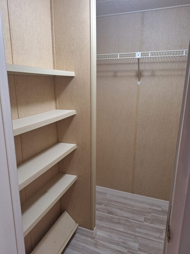 Building Photo - 17444 Raintree Ct