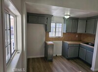 Building Photo - 729 W 79th