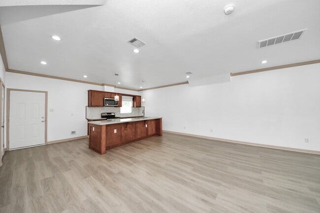 Building Photo - 5947 Southseas St
