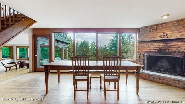 Building Photo - 376 Abbey Rd