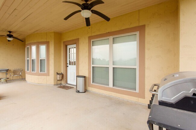 Building Photo - Beautiful 4 Bedroom Rental Home in Lytle, ...