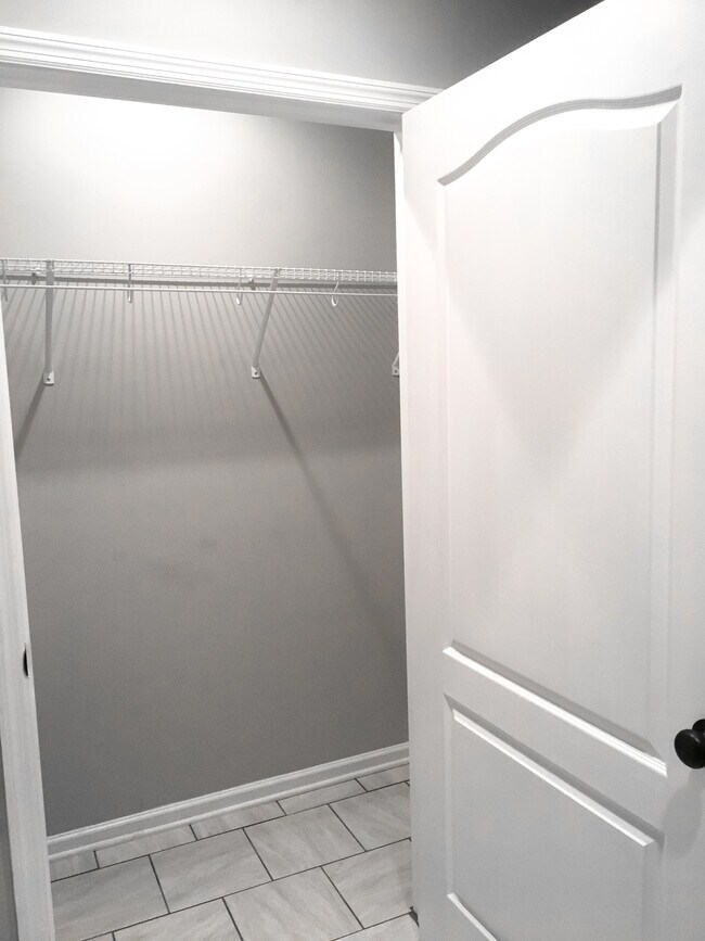 Building Photo - 1410 Beth St NW