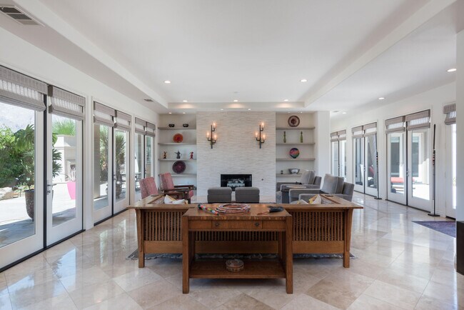 Building Photo - 1615 Savvy Ct
