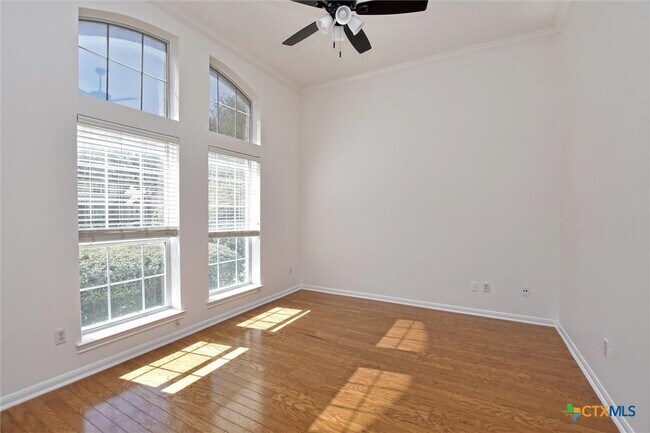 Building Photo - 2632 Henley Dr