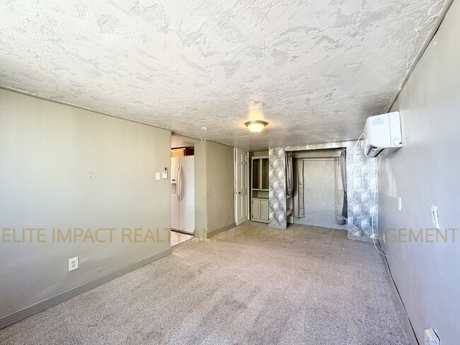 Building Photo - 425 W Columbia St