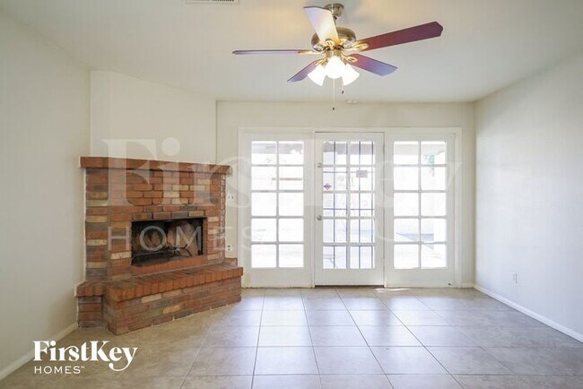 Building Photo - 11637 N 58th Dr
