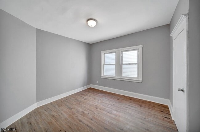 Building Photo - 30 Linden Ave