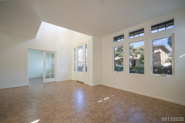 Building Photo - 4 Bed 3 Bath in Ocean Pointe