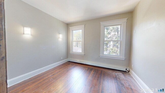 Building Photo - 1616 Chapel St