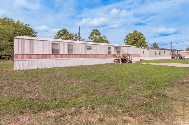 Building Photo - 1345 FM 405 Rd
