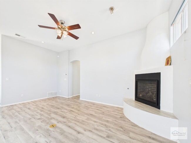Building Photo - Bright & Airy | Spacious Kitchen, A/C & Ga...