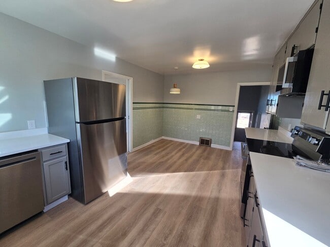 Building Photo - Remodeled Ranch Home