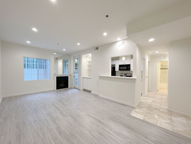 Building Photo - Chateau Hilgard