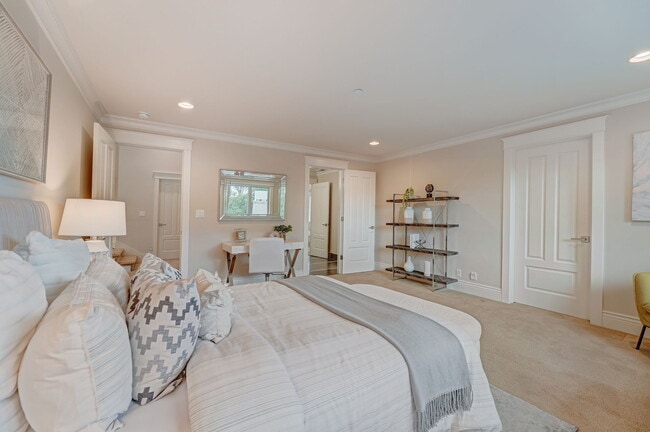 Building Photo - 140 Emerald Estates Ct