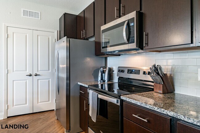 Building Photo - 1851 LPGA Blvd