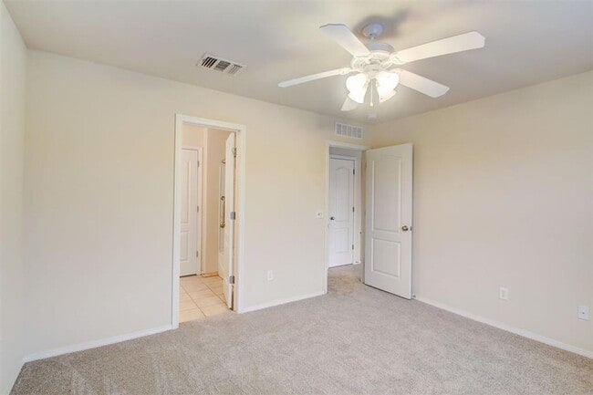 Building Photo - Amazing 3bed 2 Bath 2 Car Garage in Marble Leaf Addn Edmond OK