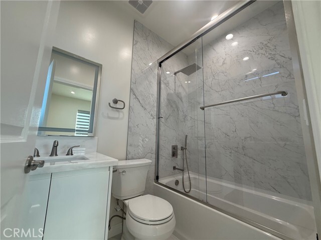 Building Photo - 13939 Leadwell St