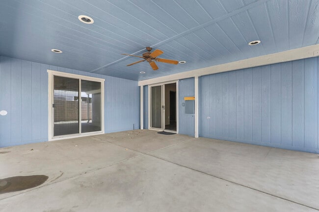 Building Photo - 74647 Azurite Cir E
