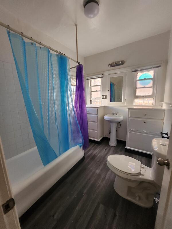 Building Photo - 4023 W 6th St