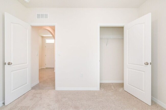 Building Photo - 2791 Sunnyvale St