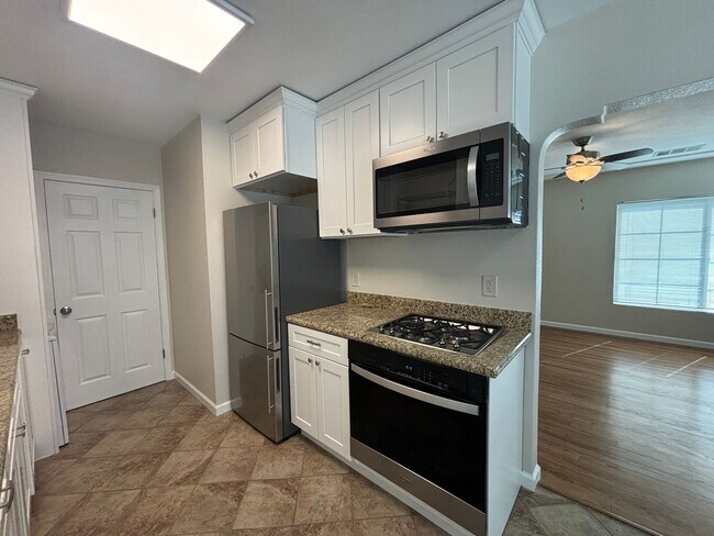 Building Photo - McKenzie 1107-1141