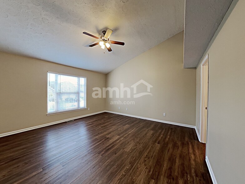 Building Photo - 2344 Hockett Dr