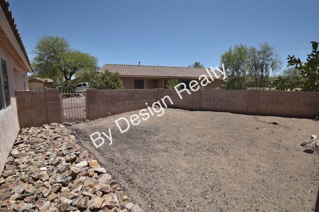 Building Photo - West Tucson 3 Bed 2 Bath with Den