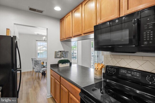 Building Photo - 110 Westwick Ct