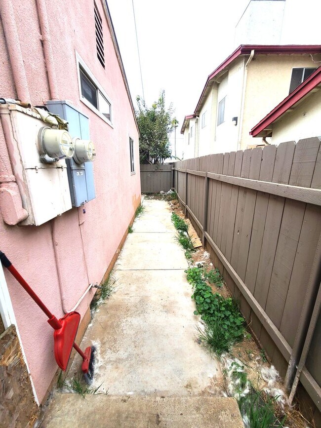 Building Photo - 424-26 Delaware st