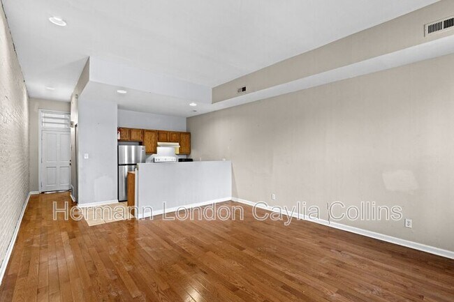 Building Photo - 1708 S Tucker Blvd