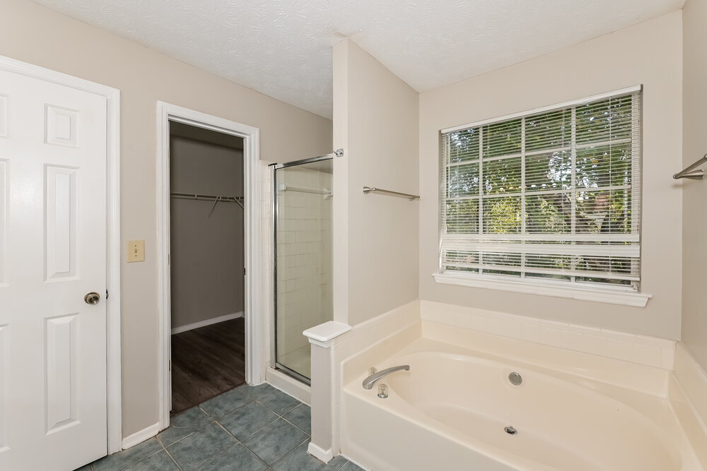 Building Photo - 700 Ashton Ln