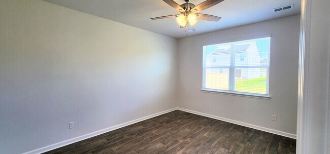 Building Photo - 932 Woodside Creek Ln
