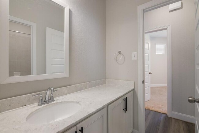 Building Photo - 932 Ulster
