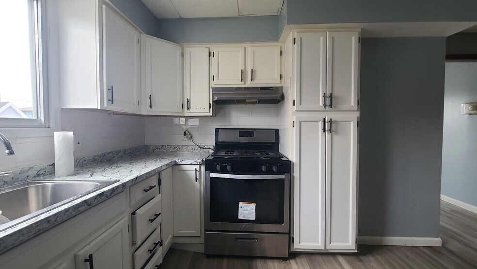 Building Photo - 6108 Durham Ave