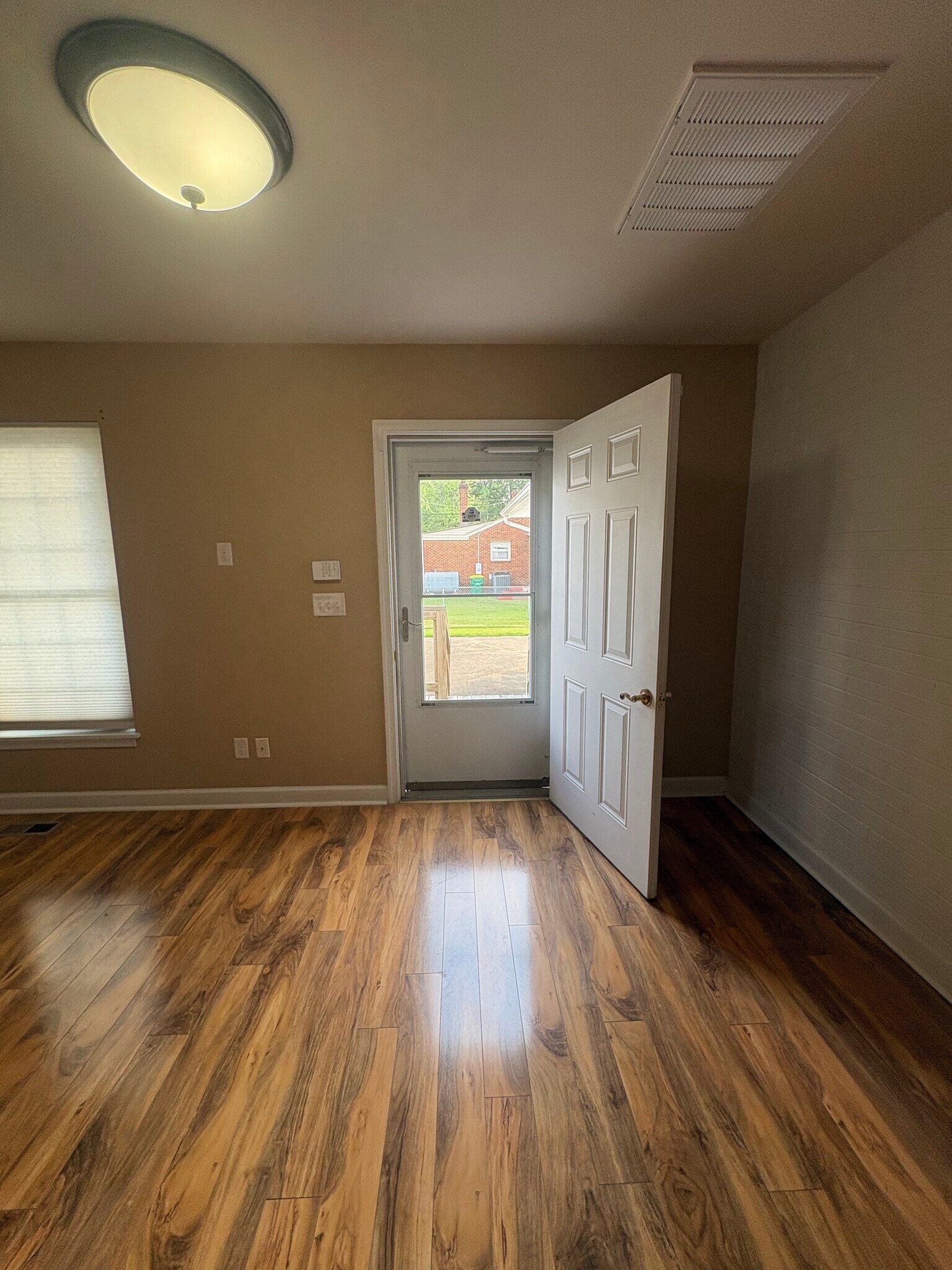 MBR Rear Door w/Ramp - 2904 Norfolk St