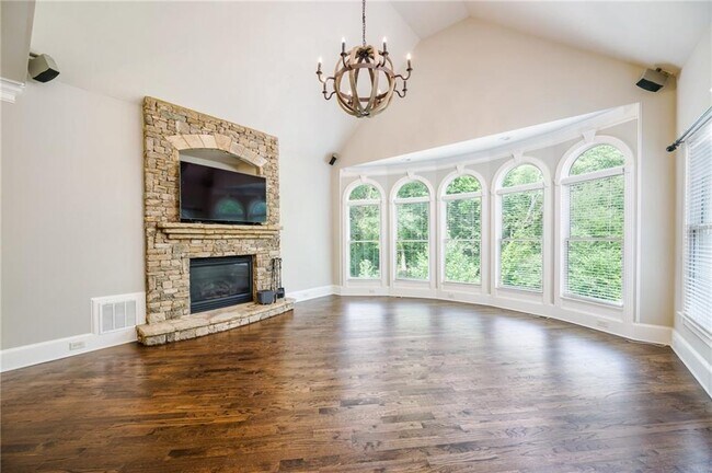 Building Photo - 105 Chablis Ct