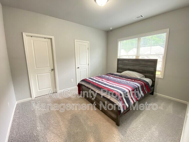 Building Photo - 3112 Avenel Ct