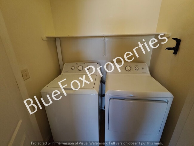 Building Photo - 60354 Alpine Way