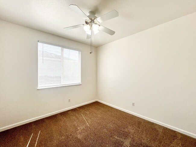 Building Photo - 509 Marla Dr