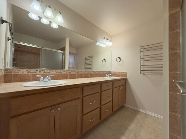 Building Photo - 6211 S Terre Vista St