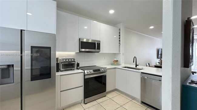 Building Photo - 5440 NW 107th Ave