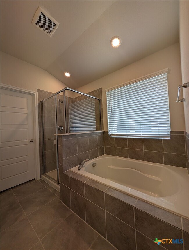 Building Photo - 3069 Charyn Wy