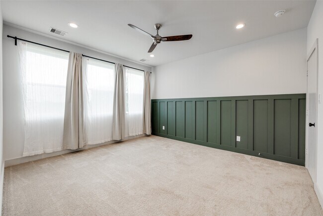 Building Photo - 4402 Santorini Ln