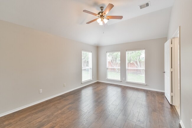 Building Photo - 9623 Wakefield Village Dr