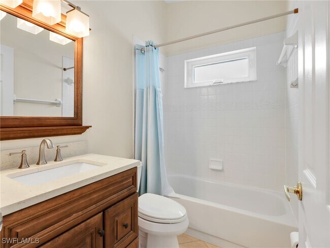 Building Photo - 3563 Kent Dr