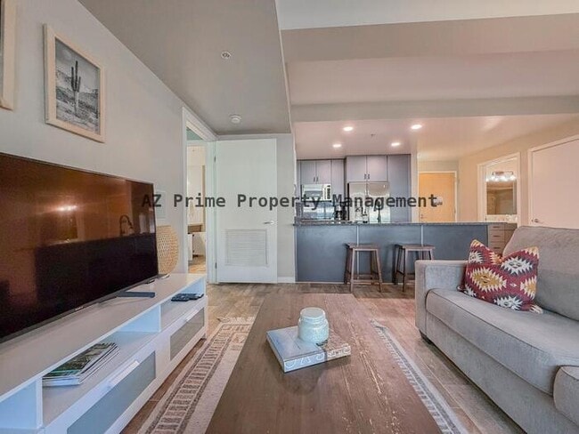 Building Photo - 7137 E Rancho Vista Dr
