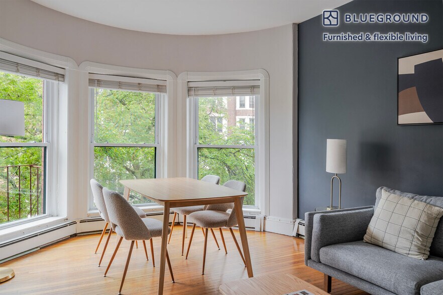 Building Photo - 511 Beacon St